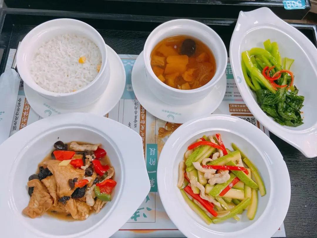你還在吃大魚大肉的月子餐嗎,看看恩菲特的月子餐怎么吃吧